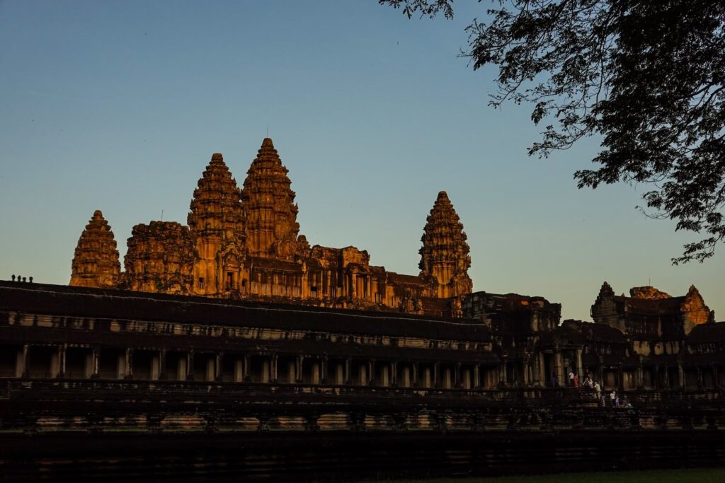 Standard · Khong ខុង — frame 1