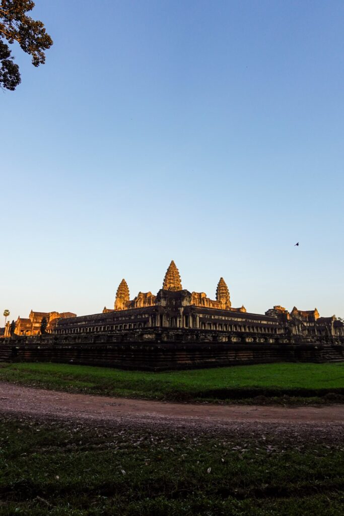 Standard · Khong ខុង — frame 5