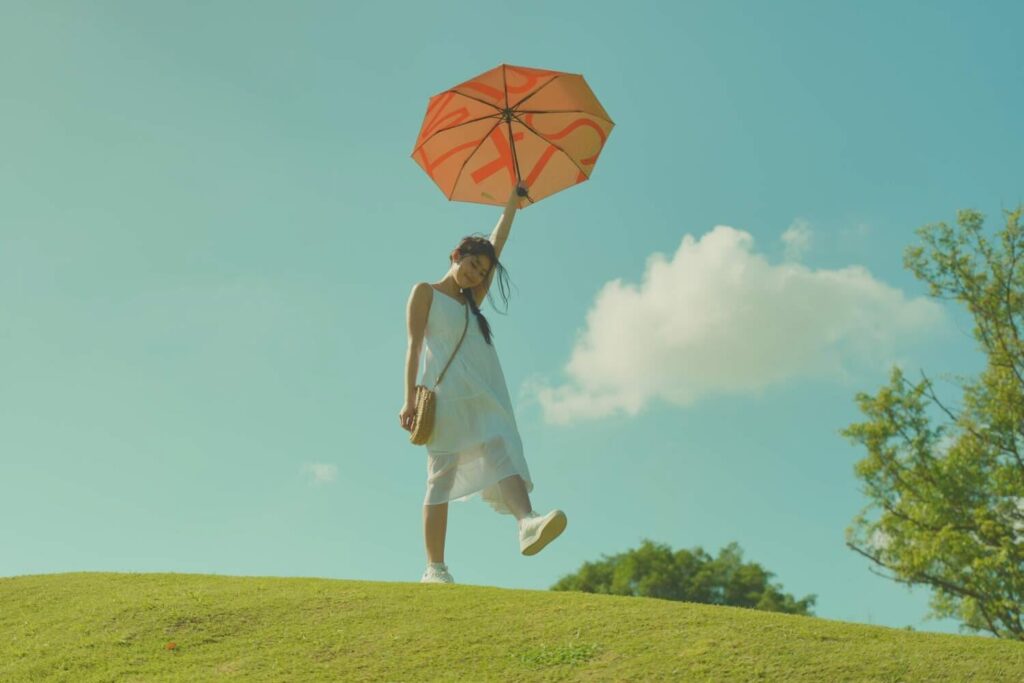 Soft Highkey · Sony Asia — frame 2
