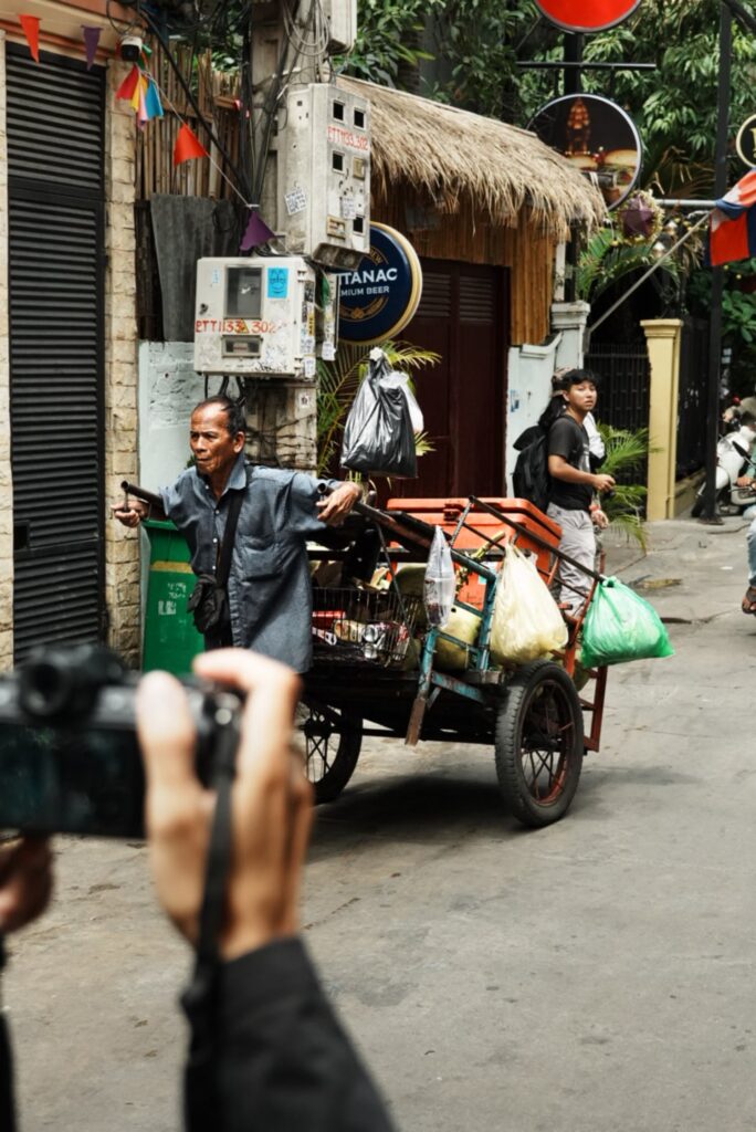 Film Look · Hea Kimhong ហ៊ាន គីមហុង — frame 2